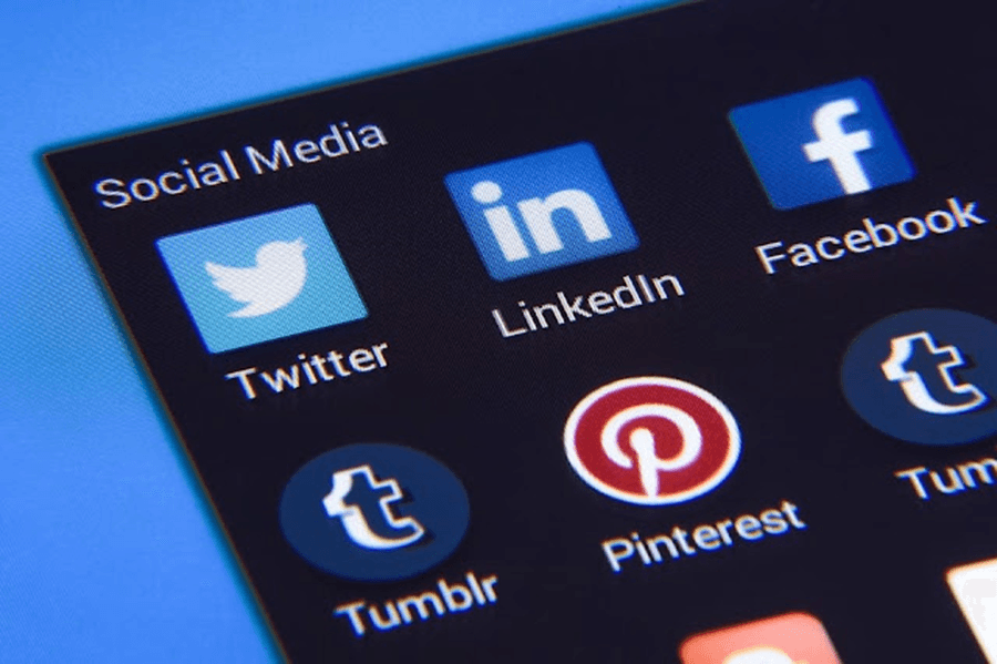 Social Media Apps showing the importance of networking with others in your niche to boost SEO