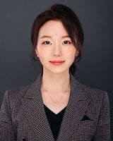Olivia Tan is the co-founder of CocoFax, an online fax solution provider.