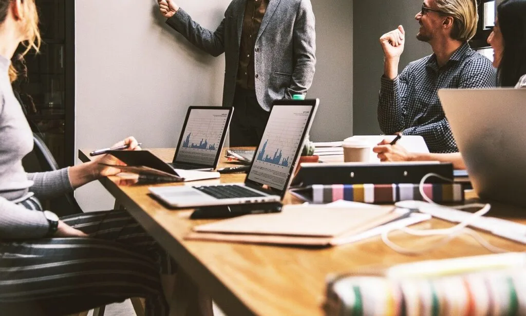 How to use SocialFlow for social media management.