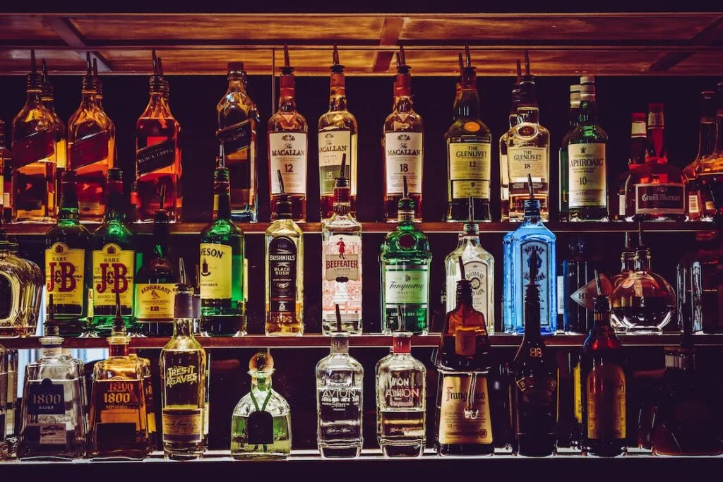 Learn the pivotal role of packaging in beverage branding. Discover how design and functionality make a memorable first impression!