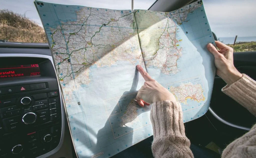 Get insights into how travel brands are maximizing their reach and appeal by partnering with top travel bloggers in influencer marketing.