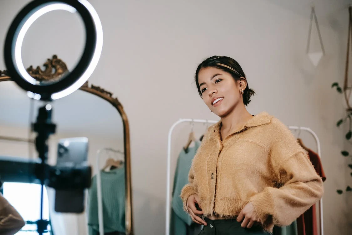 Uncover the impact of video content in influencer marketing to boost viewer engagement and build authentic brand stories.