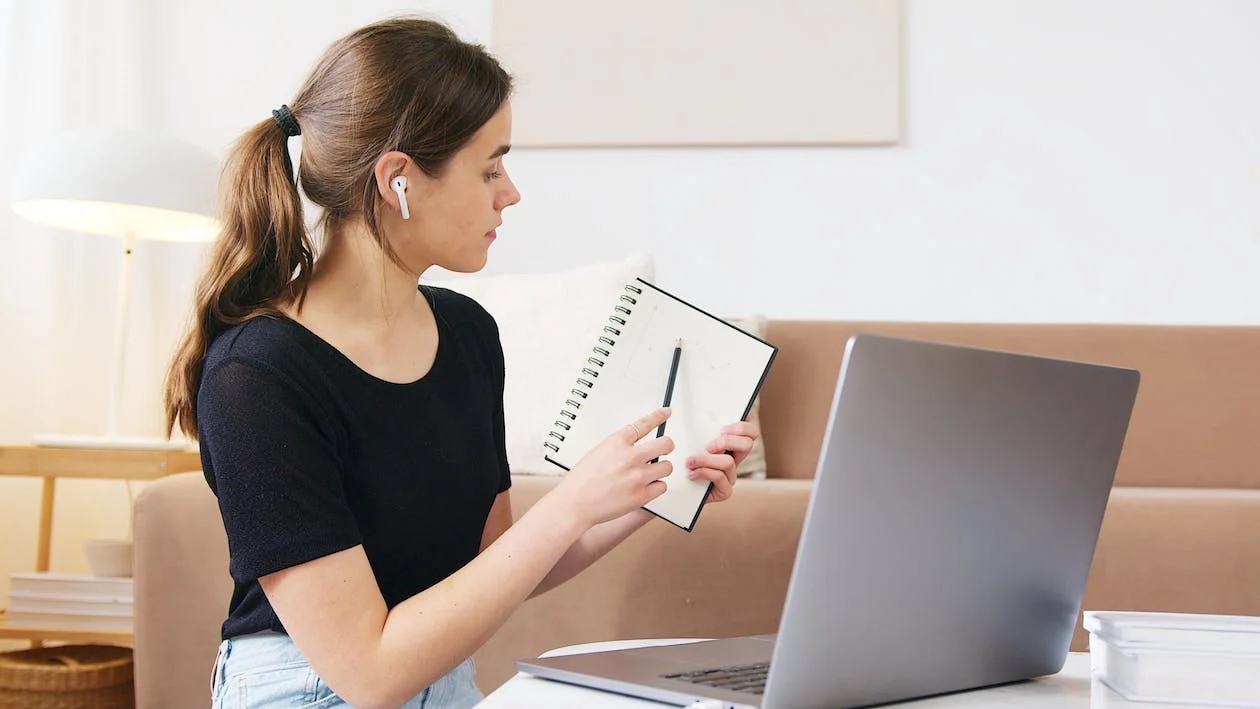 Learn how webinars and live events can dramatically enhance your influencer marketing strategy, creating interactive audience experiences.