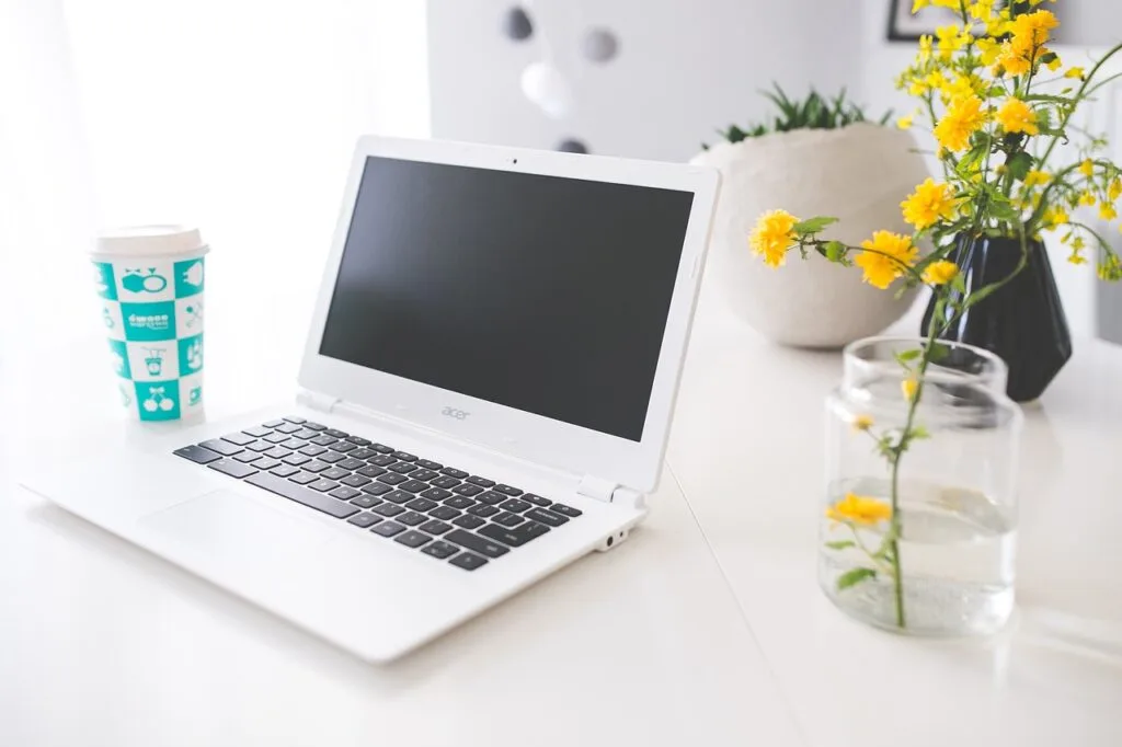 Dive into our comprehensive comparison of Hootsuite and Agorapulse to pick the perfect social media management tool for your brand.