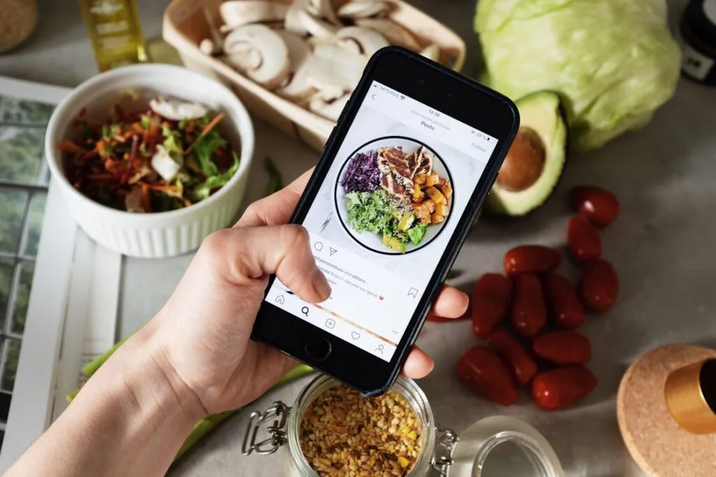 Choosing between Zoho Social and Friends+Me? Find the perfect social media management tool to amplify your brand's online presence!