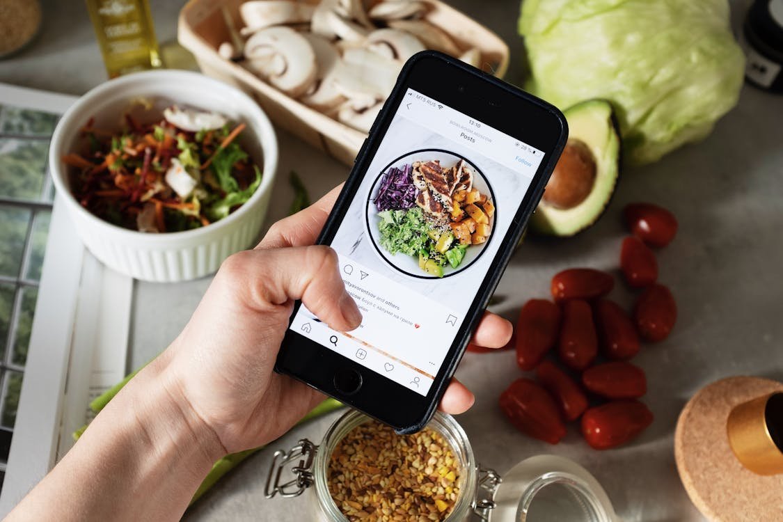 Choosing between Zoho Social and Friends+Me? Find the perfect social media management tool to amplify your brand's online presence!
