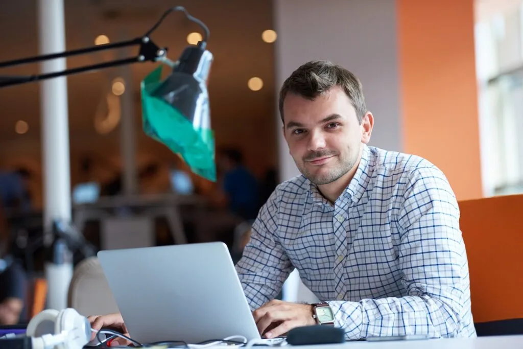 Entrepreneurs, get the essential knowledge on company formation. Our guide lays out what you need to know for success