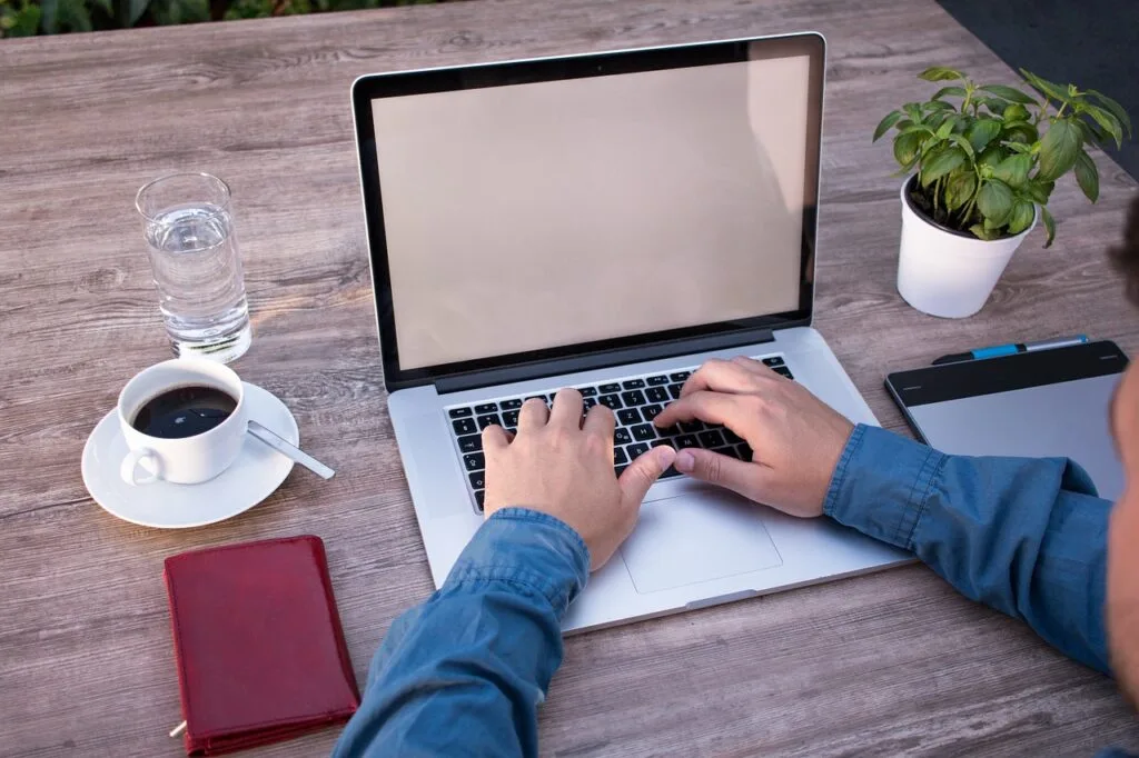 Compare Oracle Analytics Cloud and Heap to see which platform provides better automatic event tracking and insights into user behavior.