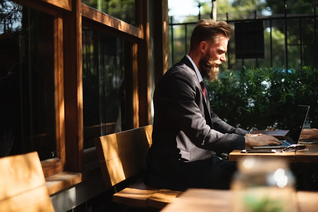 Evaluate Zoho CRM vs Bitrix24 CRM to find out which platform better supports your team's collaboration, project management, and CRM needs.