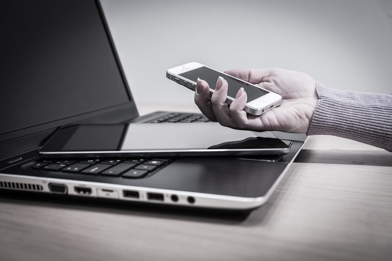 technology, electronics, phone-6801345.jpg