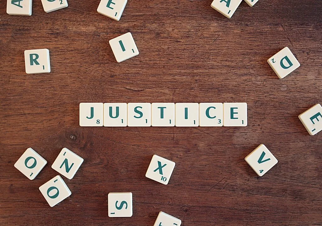 Understand the critical legal aspects of forming a company in the UK. This guide covers everything you need to consider.