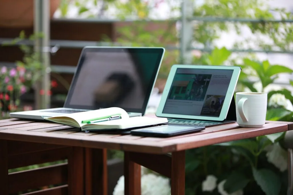 See how M-Files compares with Clio for legal document management, focusing on organization, accessibility, and security for law firms.