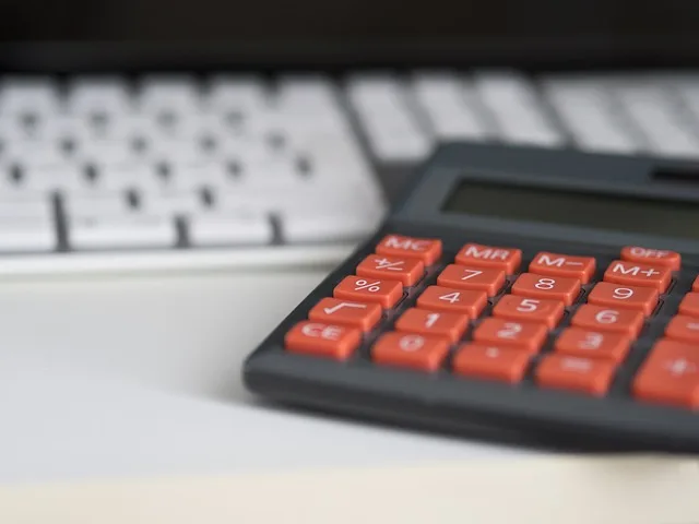 Effortlessly keep notes of investor interactions, funding rounds, and documents with our comprehensive Fundraising Tracker Tool. Perfect to brainstorm!