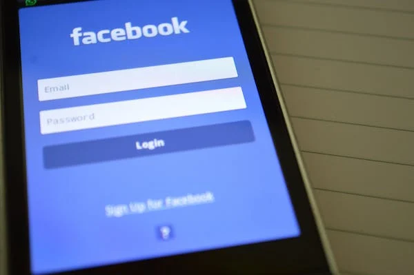 Facebook Live is a powerful tool for real-time engagement. Host Q&A sessions, product demonstrations, or behind-the-scenes tours to interact directly with your audience. Live videos allow for immediate feedback and foster a sense of community. Plan your sessions in advance, promote them across your channels, and encourage viewers to participate by asking questions or leaving comments. Consistency is key, so consider scheduling regular live sessions to keep your audience engaged.