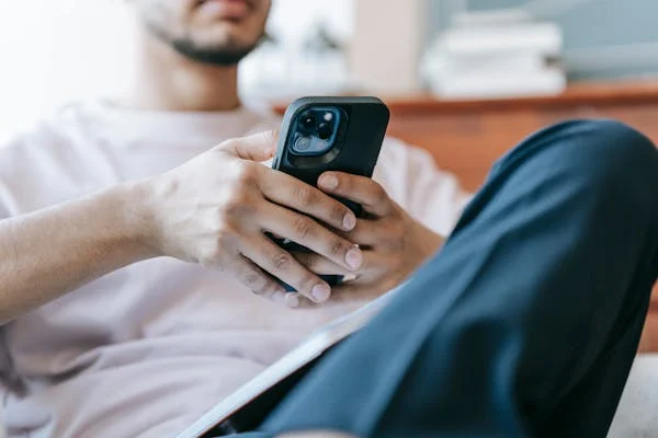 Learn how to choose the perfect name for your social media app. Create a memorable and impactful brand identity.