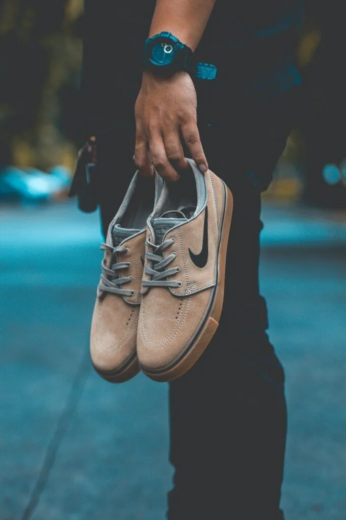 One of the most powerful tools in a fashion brand’s arsenal is its ability to tell a story. Storytelling not only enriches the brand but also creates an emotional connection with consumers. It’s about weaving a narrative that aligns with the values and aspirations of its target audience, thereby fostering a community of loyal followers.