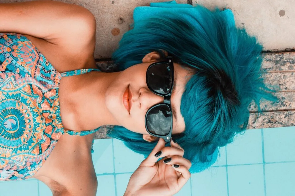 Founded in 1937, Ray-Ban was birthed from a functional need - to combat the blinding glares pilots faced in the skies. It’s here, in the clouds, that the classic Aviator sunglasses, with their distinctive shape and lens technology, first soared into popularity. But Ray-Ban didn’t just stop at solving a problem; they capitalized on an opportunity, merging functionality with style.