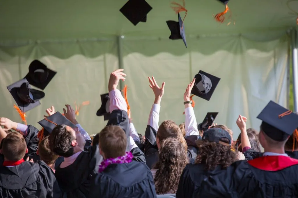 Discover creative marketing ideas for graduation caps. Learn how to design and promote customized caps that stand out and capture attention.