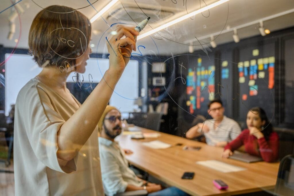 Grow your small business with effective low-cost marketing ideas. Explore budget-friendly strategies to attract customers and increase sales.