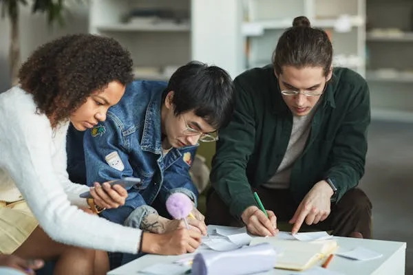 Discover engaging social media project ideas for students. Enhance learning and creativity with interactive and fun projects.