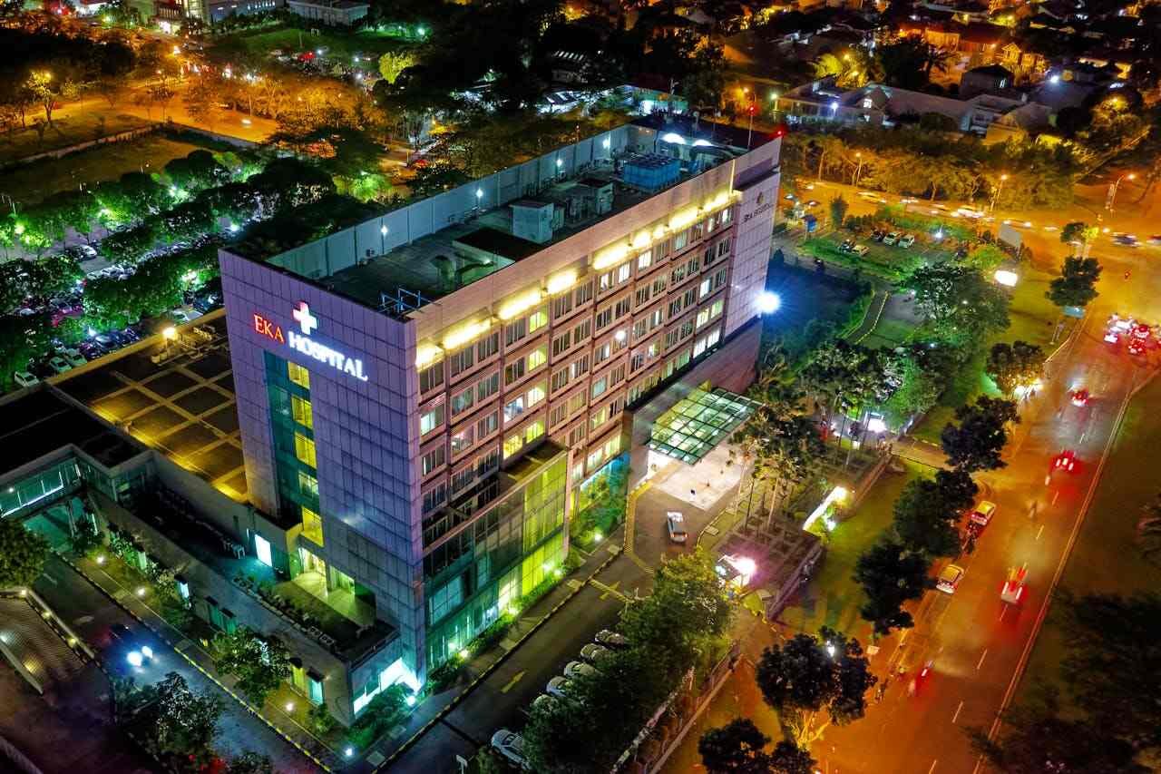 Discover effective marketing strategies for hospitals to attract more patients and build a strong healthcare brand. Boost your hospital's presence today.