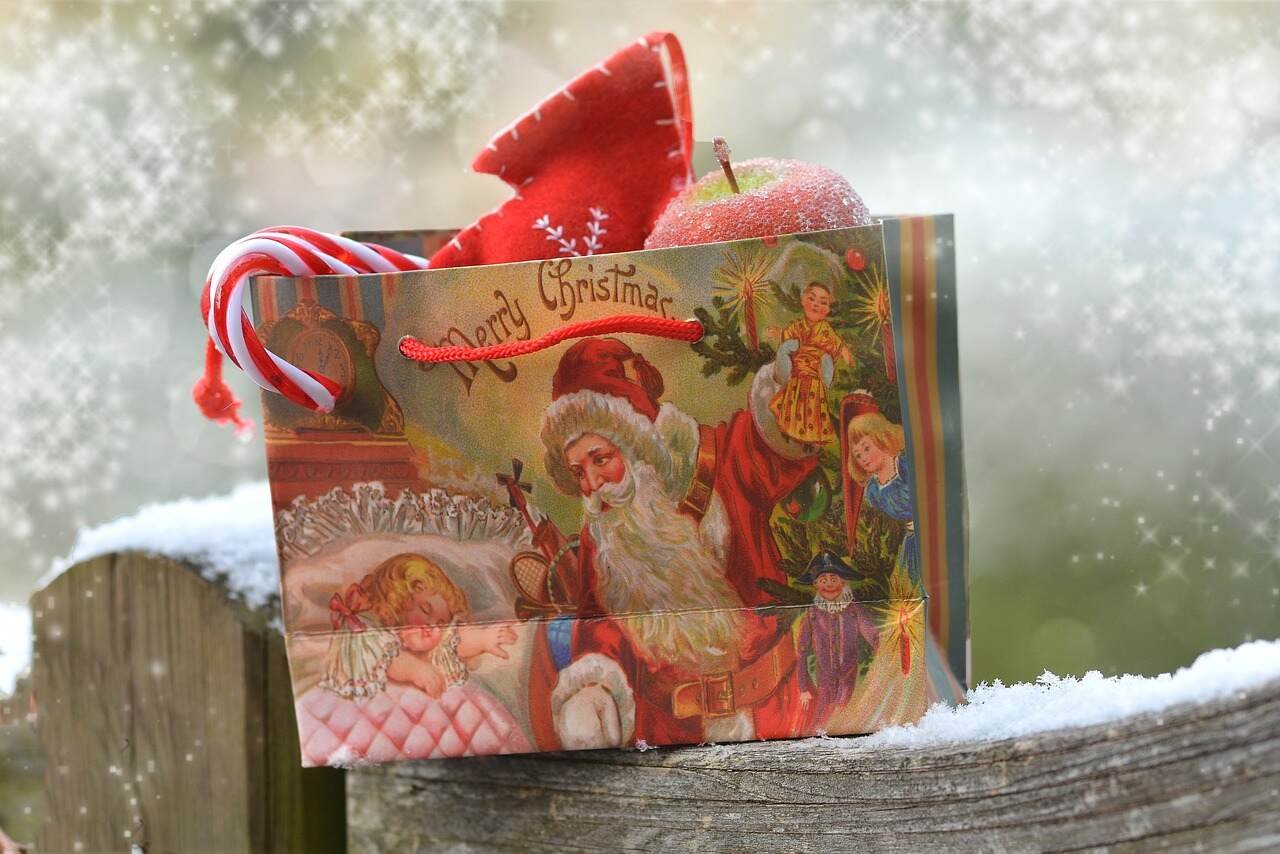 Create memorable gift bags for your marketing campaign. Discover creative ideas to impress clients and boost brand visibility with thoughtful gifts.