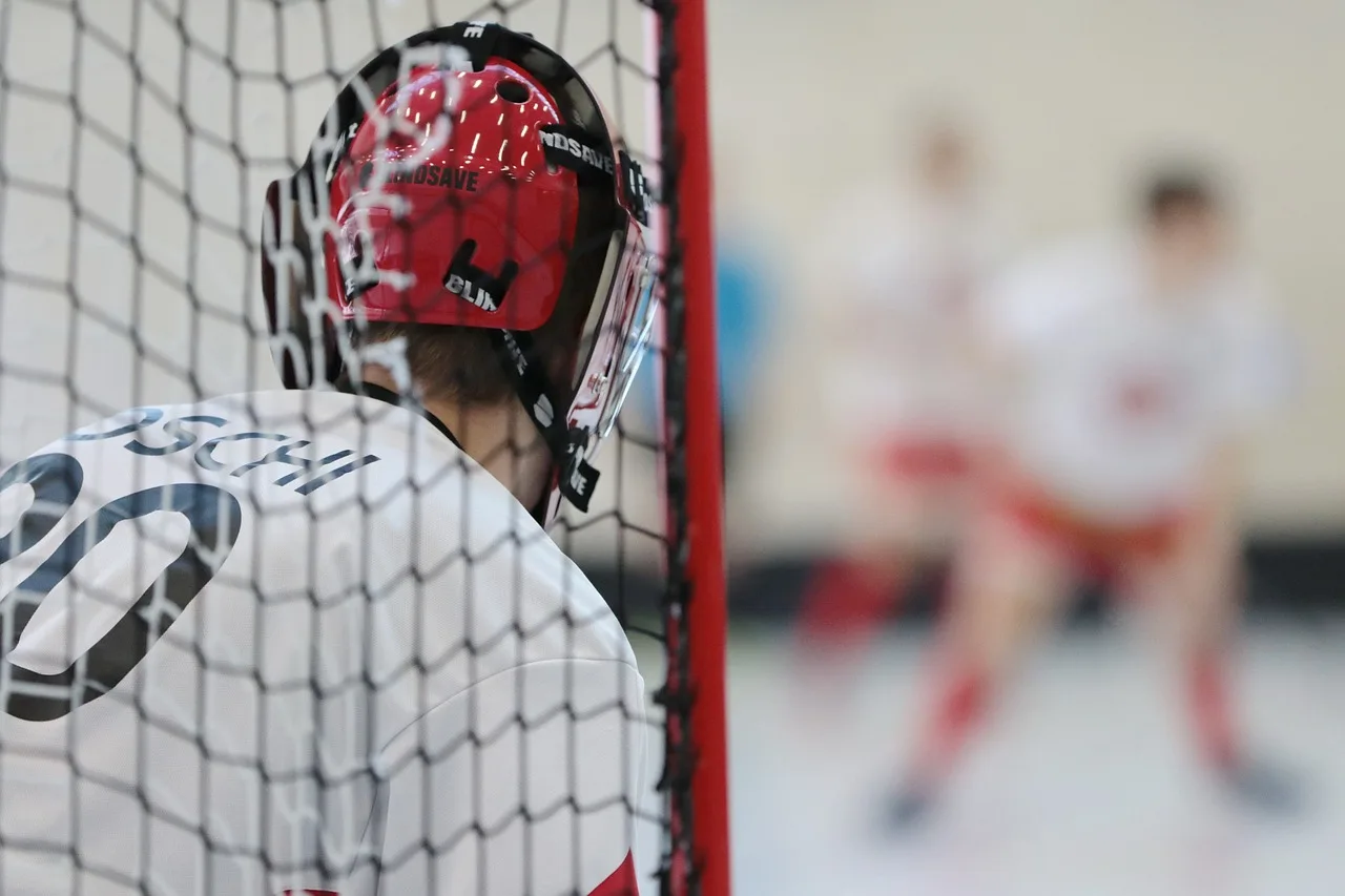 Discover key statistics at the intersection of sports and social media. Learn how these insights can enhance your marketing strategies in 2024.