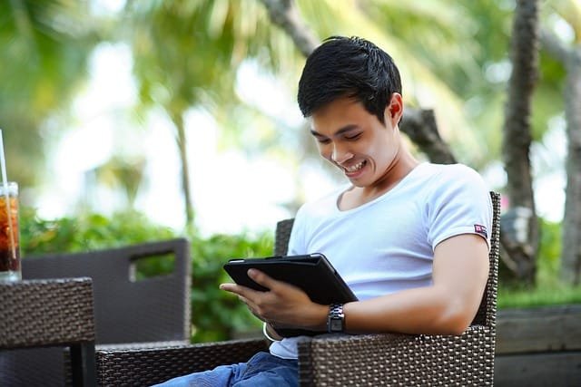 Retargeting ads can be a game-changer for turning social media followers into leads.