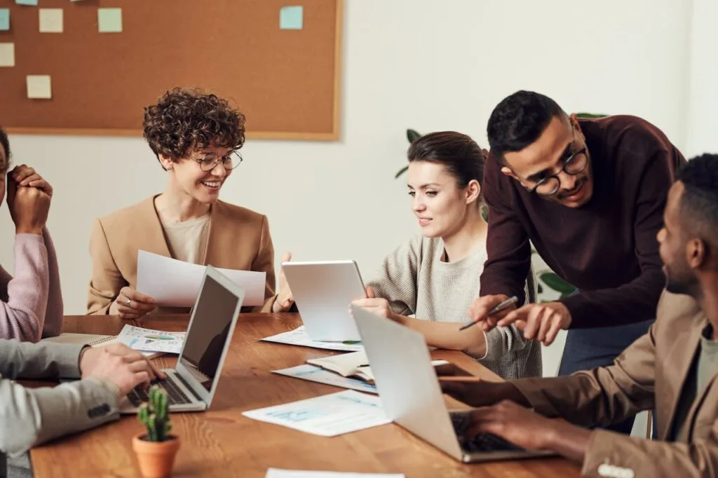 How to Keep Employee Morale High to Strengthen Brand Perception