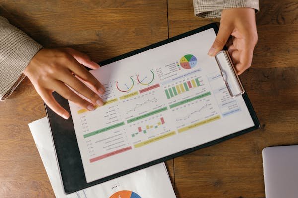To create a customer journey that truly converts, you must look beyond the surface. The journey is more than just steps; it’s a fluid, interconnected experience influenced by emotions, expectations, and decision-making triggers.