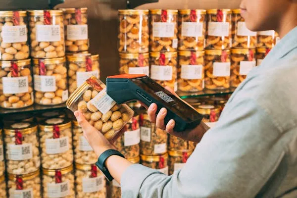 See how retail and packaging industries are cutting plastic use. Get the latest stats and insights into eco-friendly business transformations.