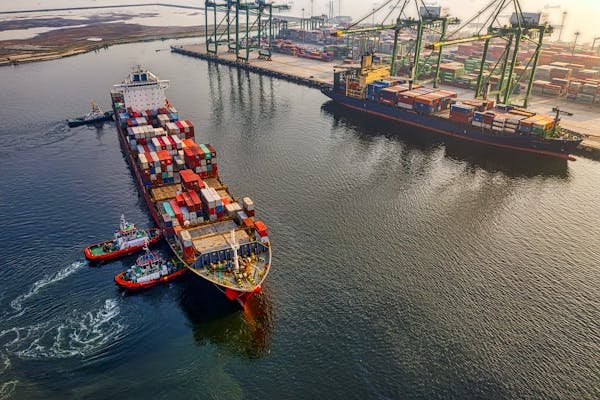 Some AI tools even suggest alternative suppliers when it senses risk, shortages, or delays.