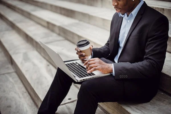 For many, this clear structure is comforting. Knowing exactly when you are expected to start and finish allows better planning of personal life around work.