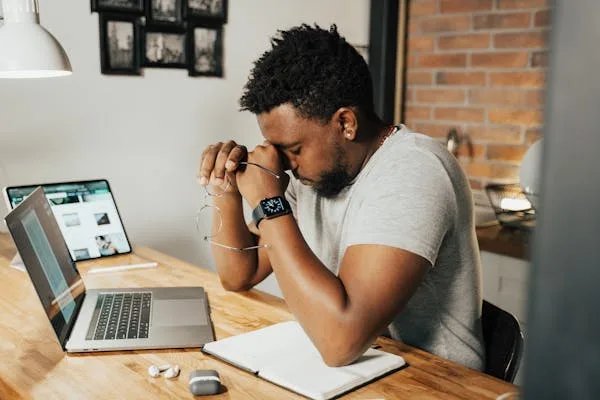 By offering immersive virtual meetings, brainstorming sessions, and even social events, VR can replicate many of the informal interactions that remote teams often miss.