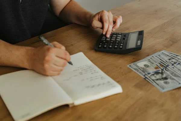 Check for hidden fees
Sometimes, carriers remove PSS but sneak in new “equipment imbalance” or “high demand” fees. Always check the full quote breakdown.