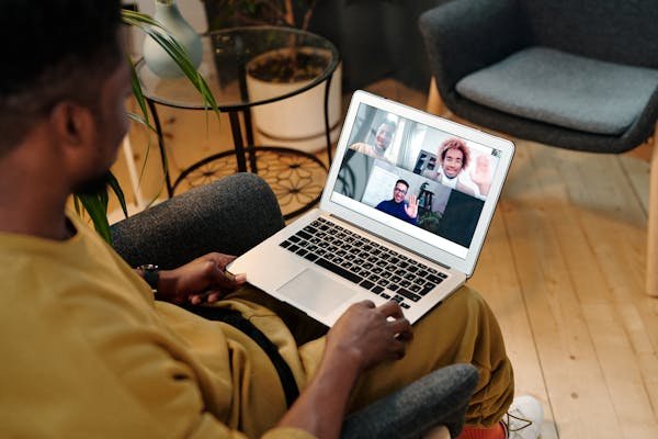 Get the latest survey stats on employee preferences for hybrid work. See how workers balance remote and office environments for better productivity.