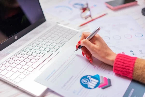Explore Micro SaaS growth, churn, and MRR stats. Discover why this lean model is gaining traction in the software world.