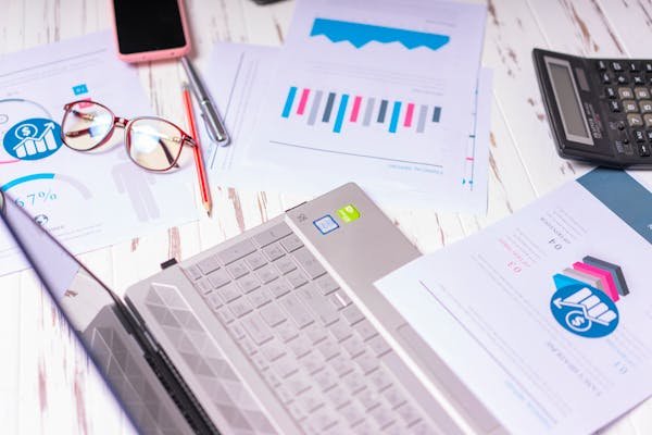 Also, record and personalize. A recording lets users revisit what they saw—and share it with teammates. But more than that, pair the recording with links that guide them back into the product.