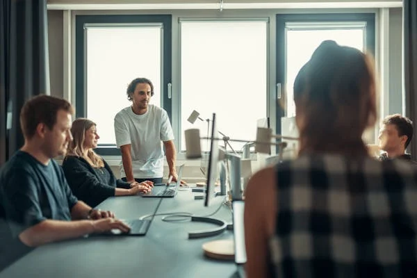Learn how long it typically takes startups to nail a working go-to-market strategy. Real benchmarks, pitfalls, and timing trends you can’t afford to miss.