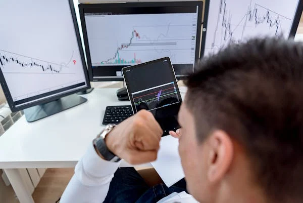 If there are extra costs — like setup fees, taxes, or upgrade charges — show them clearly. Being honest up front might reduce clicks in the short term, but it increases conversions in the long run.