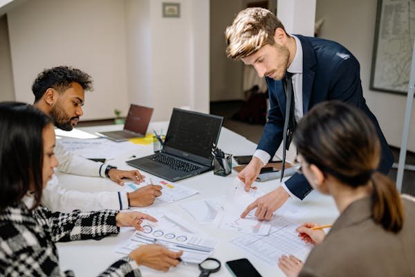 R&D doesn’t just lead to cool new products—it also makes companies more productive. Businesses that consistently invest in R&D grow their output per employee at 2–3 times the rate of those that don’t.