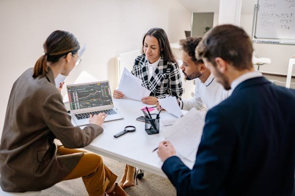 But money alone isn’t enough. Plenty of funded startups still burn through their cash without reaching GTM fit. The ones that make it treat each quarter like a sprint toward clarity. They focus on narrowing down who their best customers are, which messages work, and how to turn one-time sales into repeatable processes.