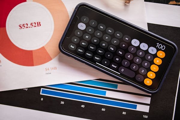 The goal is to keep learners motivated beyond the first few sessions. That’s where onboarding, reminders, and progress tracking come into play.