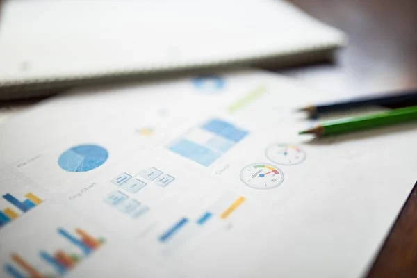 Compare retention rates between product-led and sales-led growth models with stats to guide your GTM strategy.
