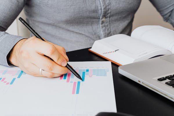 Make your subject line and opening sentence crystal-clear and specific. “Saw your recent series A—here’s how our other healthtech clients cut CAC post-fundraise” is going to get more interest than “Quick question about your growth plans.”